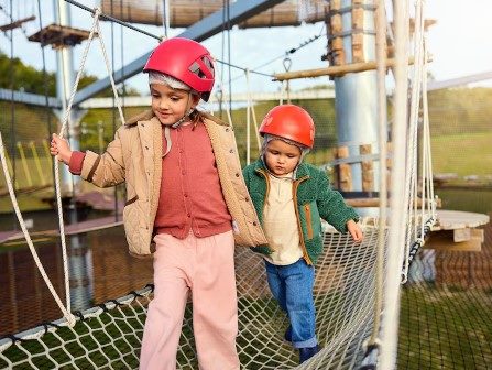 Children on aerial adventure at Center Parcs Bostalsee