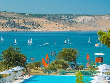 Swimming pool at Neilson Alana Beachclub