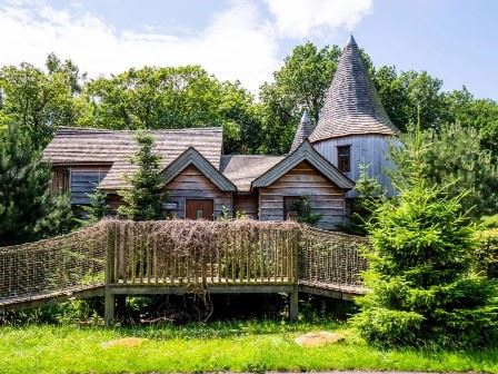 Treehouse accommodation at Alton Towers