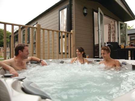 Hot tub at Benson Waterfront Leisure Park