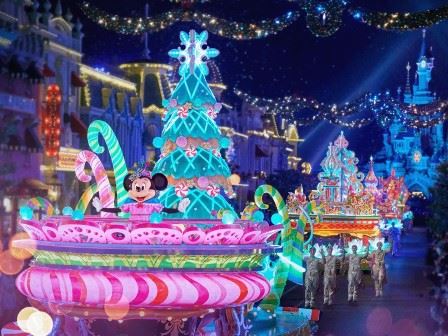 Christmas parade at Disneyland Paris