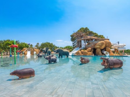 Swimming pool at Eurocamp Sanguli resort