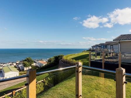 Lodges with sea views at Devon Cliffs