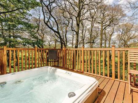 Hot tub at Hillcroft Caravan Park