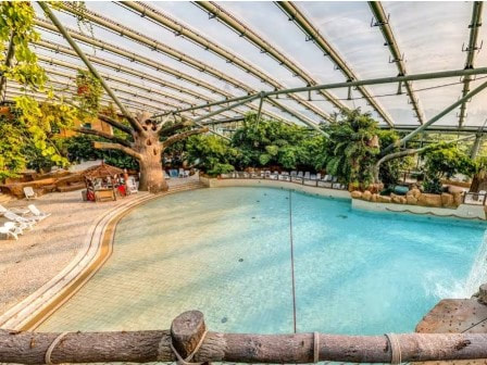 Swimming pool at Center Parcs Lac d'ailette