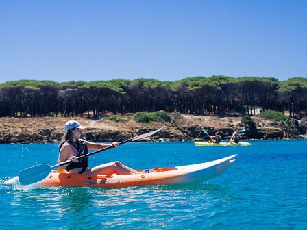 Neilson Baia Dei Mori Beachclub kayaking