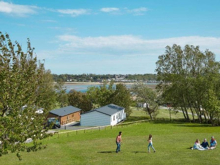 Sea view and lodge at Nodes Point Holiday Park