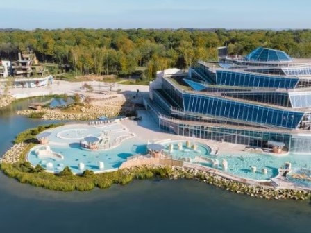 Swimming pools at Center Parcs Villages Nature Paris