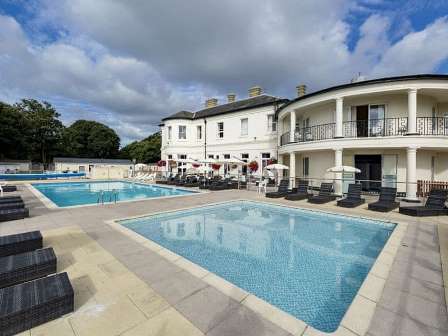 Outdoor swimming at Sandhills Holiday Park