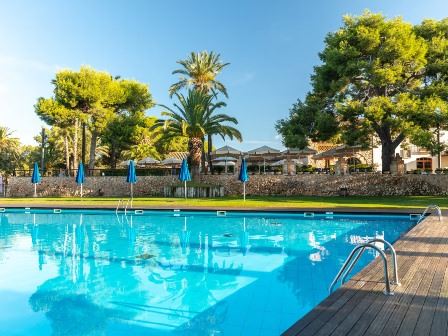 Vilanova Park Campsite swimming pool